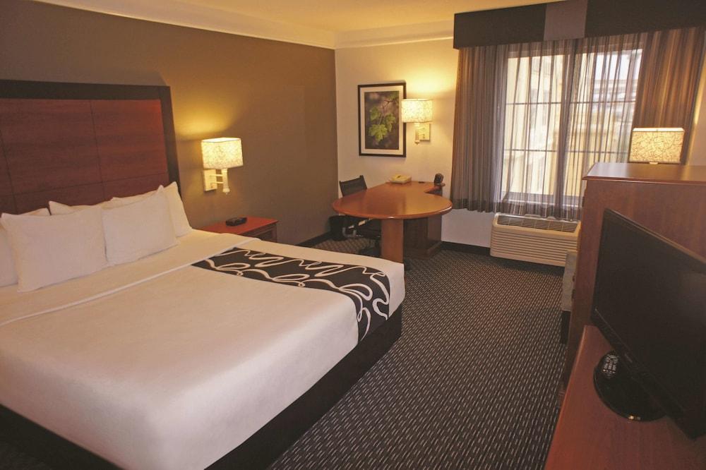 La Quinta By Wyndham San Antonio Airport Hotel Exterior foto