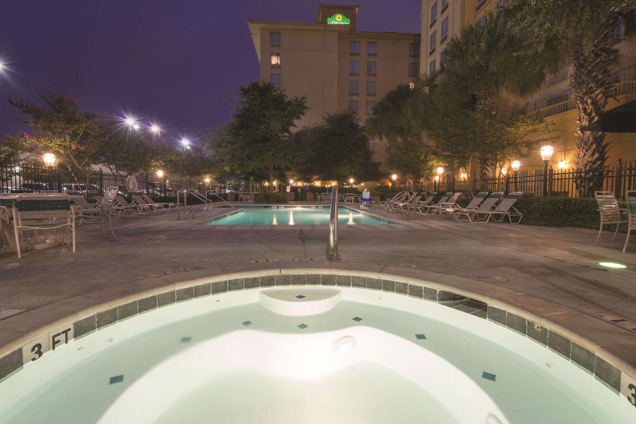 La Quinta By Wyndham San Antonio Airport Hotel Exterior foto