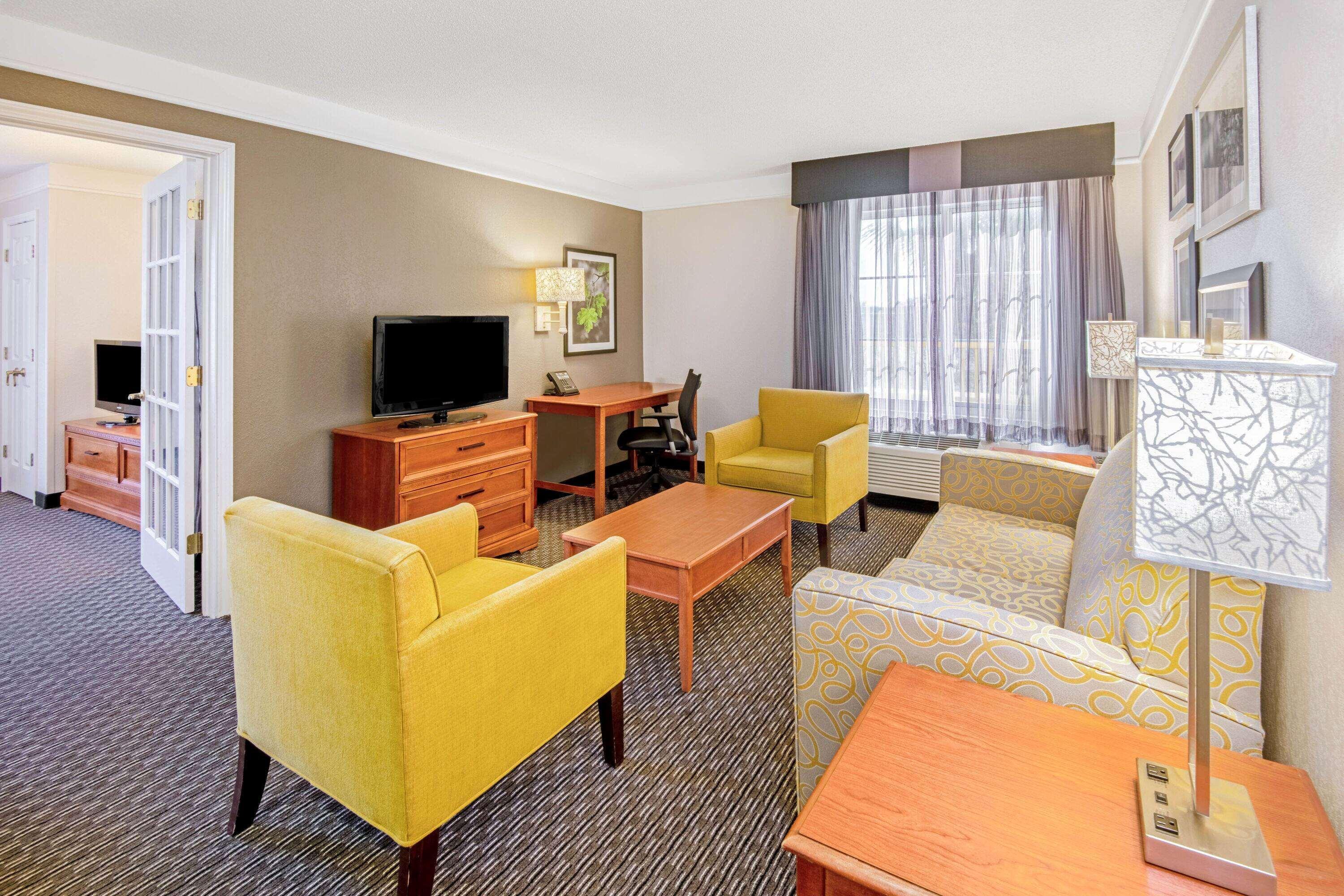 La Quinta By Wyndham San Antonio Airport Hotel Exterior foto